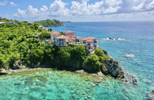 Nazareth House | Oceanfront Cottage