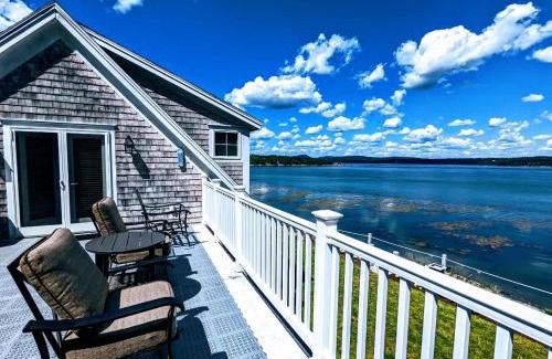 Hancock Point House | Oceanfront Jellison Beach House