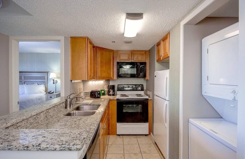 Golden Mile Condo | Oceanfront King Condo 5th Floor with Breakfast