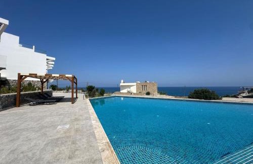 Kucukerenkoy Apartment | Oceanfront Loft Apartment Spacious Rooftop Terrace Pool