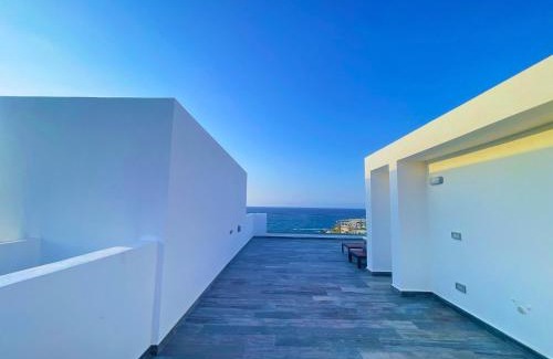 Kucukerenkoy Apartment | Oceanfront Loft Apartment Spacious Rooftop Terrace Pool