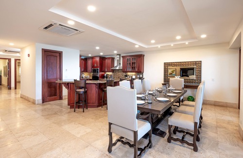 Playa Langosta Condo | OCEANFRONT LUXURY PENTHOUSE - UNMATCHED VIEWS & COMFORT - 2 LEVELS OF ELEGANCE