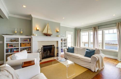 Moclips House | Oceanfront Moclips Escape with Deck and Beach Access!