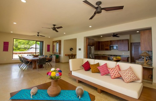 Santa Maria Huatulco Villa | Oceanfront New Luxury Villa, J house, Villas Cañada.