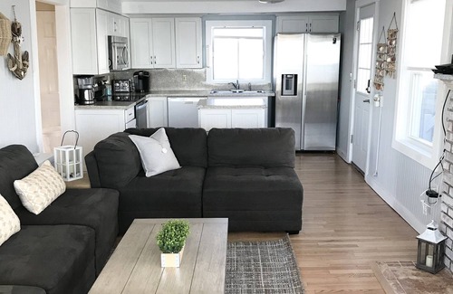 Old Saybrook House | Oceanfront Oasis Spacious 3-Bedroom, 2-Bath Retreat for 12 Linens Included