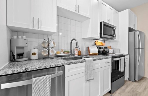 Seabreeze Park Condo | Oceanfront Oasis Daytona Beach 3BR/2BA - Road View #345