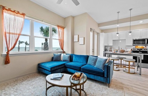 Seabreeze Park Condo | Oceanfront Oasis Daytona Beach 3BR/2BA - Road View #345