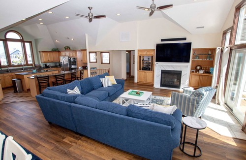 Buck Island House | OCEANFRONT, Ocean Views, Priv Pool, H Tub!, BU38, Chunk O Dune
