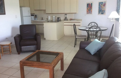 Seven Mile Beach Condo | Oceanfront -on 7 Mile Beach- 1 Bed-Cayman Reef Resort # 21 Sleeps 4,