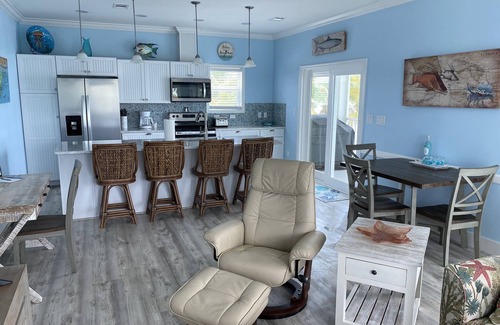 Little Venice House | Oceanfront, Pool, Tiki Hut, Magnificent Views, Near Vaca, Great Dockage, Kayaks