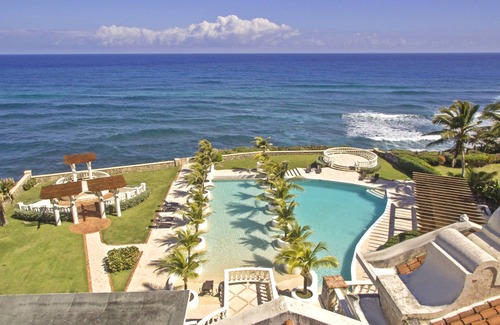 Cabrera Villa | Oceanfront Private 10 Bedroom Villa perfect Wedding/family/friends reunions,