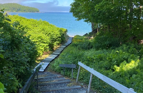 Glen Cove House | Oceanfront Private Ocean Access to a small sandy beach Unobstructed Water Views