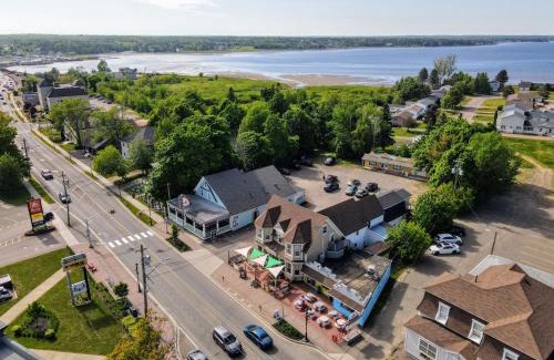 Shediac Apartment | Oceanfront Retreat Behind Ice Cream Shop