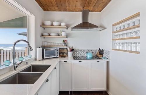 South Beach Cottage | Oceanfront- Sea Gem Cottage