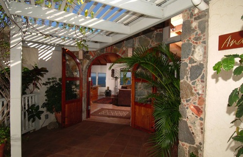 Hart Bay Villa | OCEANFRONT, STUPENDOUS SUNRISE TO SUNSET VIEWS, SEE OUR LAST MINUTE SPECIAL!