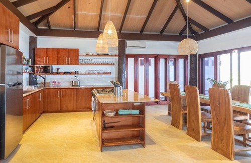 Malolo Island House | Oceanfront Villa. Exclusive Island villa overlooking Namotu and Tavarua Islands