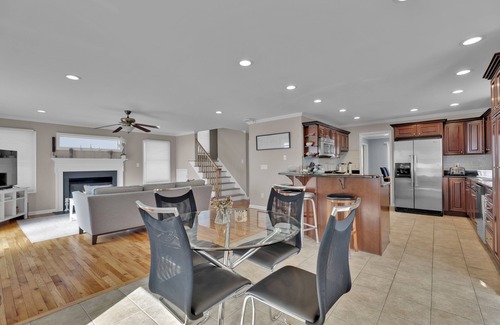 Keansburg Villa | Oceanfront Villa with Skyline Views