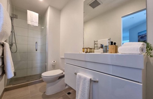 Grafton Apartment | ☆Oceania City Fringe w Views| Free Parking | WiFi☆