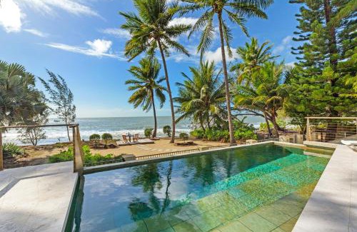 Mowbray House | Oceans Edge Beach House At Oak Beach