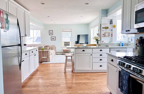 Scituate House | Oceanside - 4 Bedroom Family-Friendly Oceanfront Home