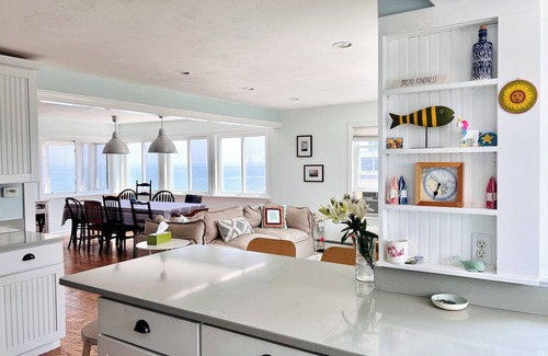 Scituate House | Oceanside - 4 Bedroom Family-Friendly Oceanfront Home