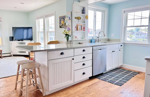 Scituate House | Oceanside - 4 Bedroom Family-Friendly Oceanfront Home