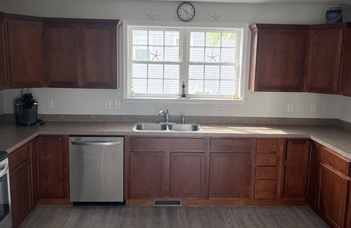 Beach Haven Terrace House | Oceanside 4BR 2.5BA, 1 block to beach