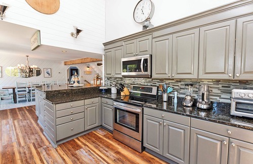 Whalehead Beach House | Oceanside, 7 BRs, Private Pool, Sun and Covered Decks, Yard, WC912, The Whistling Whale