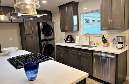 Mira Costa House | Oceanside beauty just 5 miles to the beach