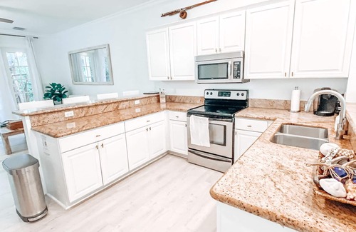 Islamorada House | Oceanside Getaway: Renovated Home with Boat Slip, Pool & Beach - Gated community