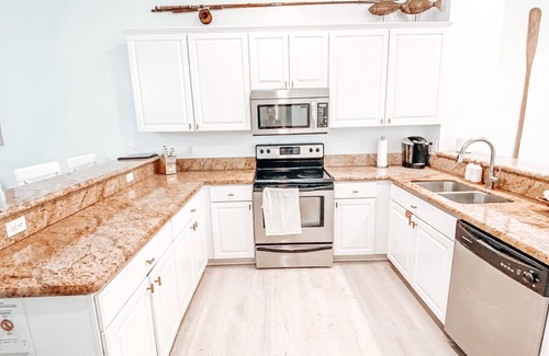 Islamorada House | Oceanside Getaway: Renovated Home with Boat Slip, Pool & Beach - Gated community