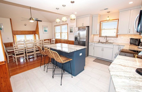 Monteray Shores House | Oceanside, Private Pool, Hot Tub, Close to Beach, WW874, Whalecome Aboard