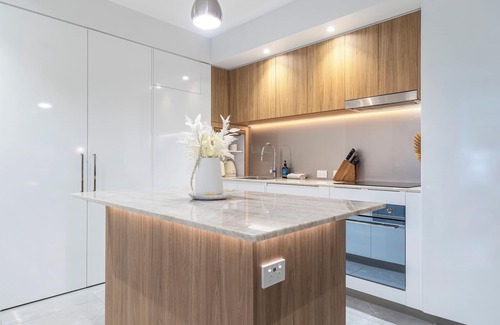 Bokarina Apartment | Oceanus oasis. Stunning modern coastal apartment