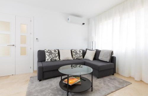 Las Acacias Apartment | OceanVibe Loft MalagaFlat