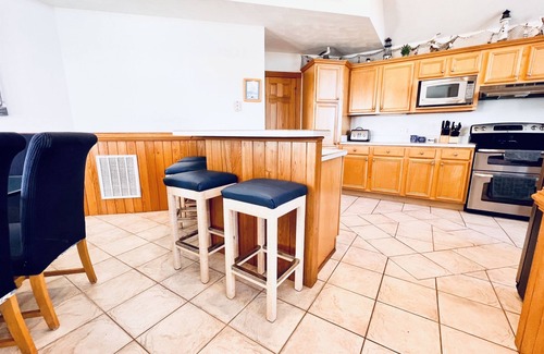 Whalehead Beach House | Oceanview! 500ft to Beach, GameRoom, PoolHeat, Spa