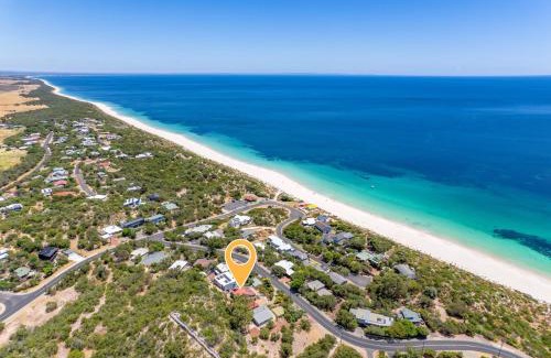 Peppermint Grove Beach House | Oceanview Manor by "Peppy Beach Retreats" - Two Houses in One with Panoramic Views