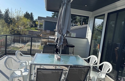 West Porpoise Bay House | Oceanview short term rental at lookout Avenue.