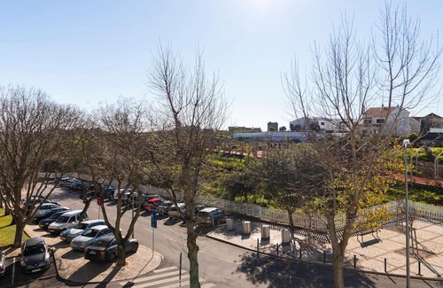 Paco De Arcos Apartment | Oeiras 2 bedroom - Great for Holidays and Work