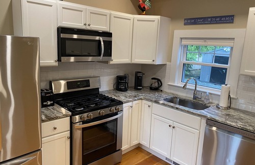 Essex House | ❤️ of Cape Ann, - Historic Antique Colonial yet new & modern Close 2 Everything