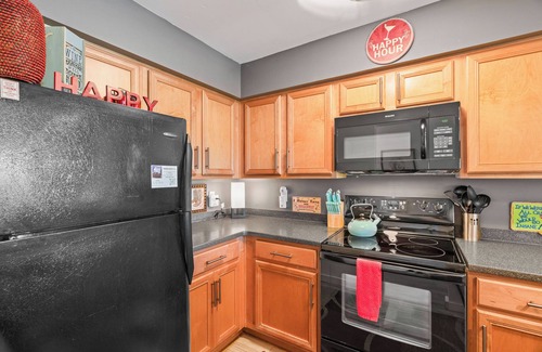 North Capitol Condo | ♥️of DWTN Nashville/On the RIVER/King BDS/2 BA/Safe Walk 2 BROADWAY/POOL