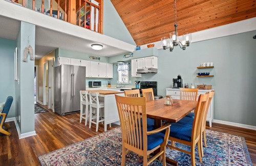 Captain's Cove House | Off Duty - Pet Friendly, Waterfront!