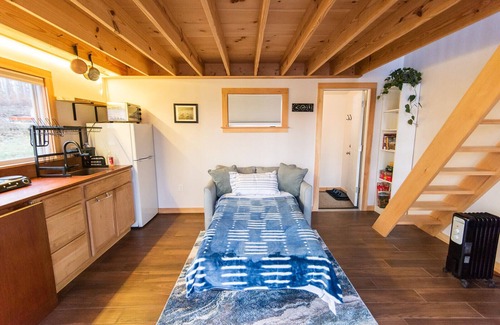 Bowdoinham Cabin | Off-grid cabin on the shore of Merrymeeting Bay with kayaks and SUP