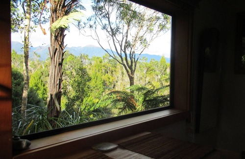 Charleston Cabin | Off grid immersed in native flora and fauna at Beaconstone Eco Stay
