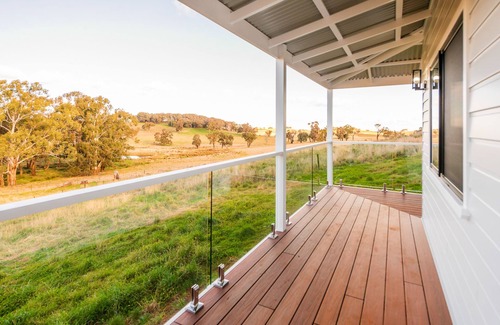 Forest Reefs Cottage | Off grid luxury space in Central West NSW