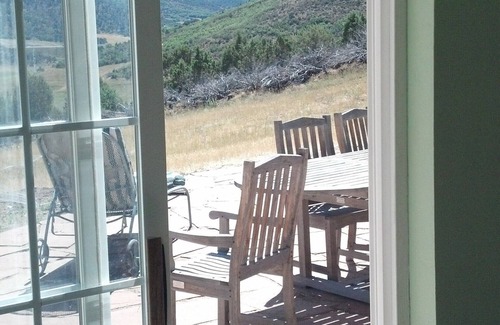 New Castle Cabin | Off grid with Goats.great views and pups stay free