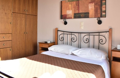 Lefktro Villa | Off- Season: Fully equipped, economic Villa Stoupa-Panorama