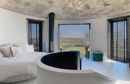 Lembeek Apartment | Off Tower Hotel