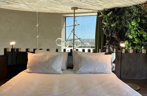 Lembeek Apartment | Off Tower Hotel
