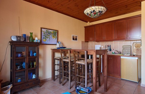 Kalathas Apartment | Offer in May: only EUR 59 per day. Everything is blooming, bathing weather, but not too hot!