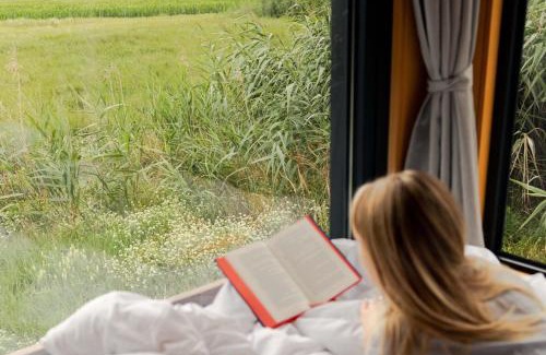 Seelow Resort | Offgrid Cabin am See in Brandenburg Tiny House Natururlaub bei Berlin